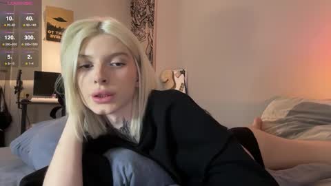 Snapshot of hotchubently chatting on 09.23.25 hotchubently online show from 09.23.25