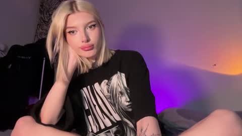 Snapshot of hotchubently chatting on 10.10.25 hotchubently online show from 10.10.25