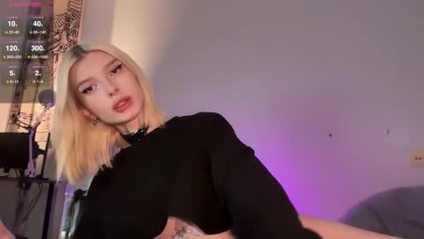 Snapshot of hotchubently chatting on 10.15.25 hotchubently online show from 10.15.25