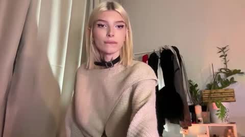 Snapshot of hotchubently chatting on 10.17.25 hotchubently online show from 10.17.25