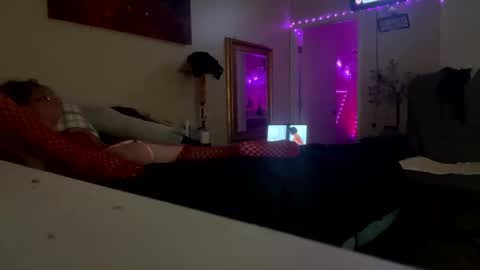 Snapshot of hotcouple1319 chatting on 10.08.25 hotcouple1319 online show from 10.08.25