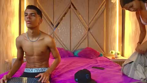 hotcouple_222 online show from 11.19.25