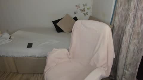 KRISS LUNA online show from 10.02.25