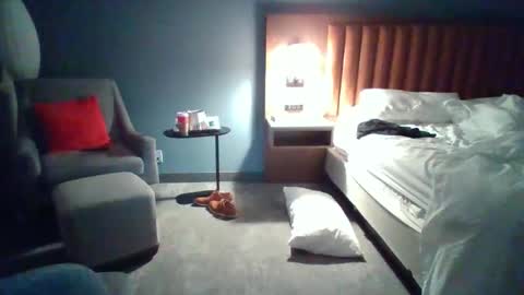 Snapshot of hotdog1124 chatting on 12.04.25 hotdog1124 online show from 12.04.25