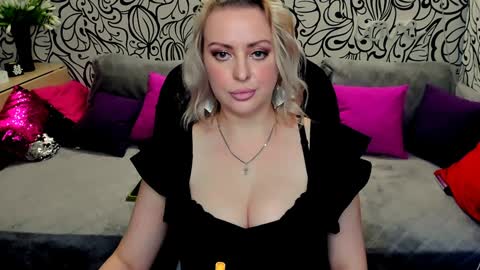 Snapshot of hotdreamhere chatting on 01.30.25 Alice online show from 01.30.25