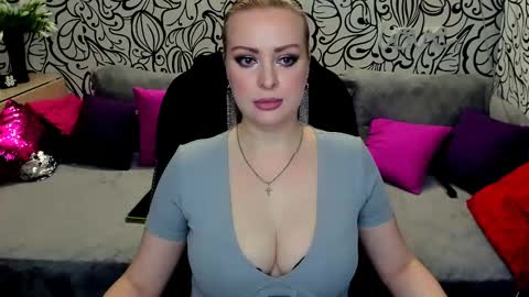 Snapshot of hotdreamhere chatting on 03.01.25 Alice online show from 03.01.25