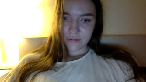 Snapshot of hoteffy chatting on 12.14.24 effy online show from 12.14.24