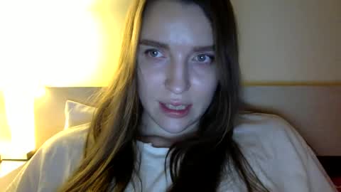 Snapshot of hoteffy chatting on 01.20.25 effy online show from 01.20.25
