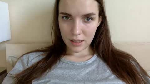 Snapshot of hoteffy chatting on 02.24.25 effy online show from 02.24.25