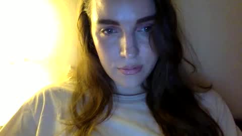 Snapshot of hoteffy chatting on 09.29.25 effy online show from 09.29.25