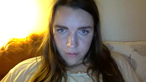Snapshot of hoteffy chatting on 10.11.25 effy online show from 10.11.25