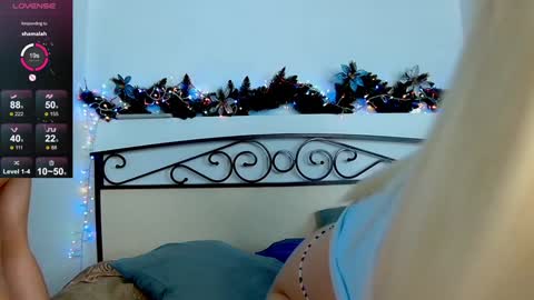 Anna 23   Archie 25  online show from 01.01.25