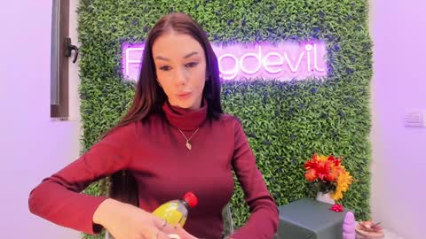 hotfallingdevil online show from 11.20.25