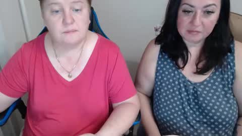 Snapshot of hotfiremommy chatting on 10.05.25 LimonkaFire online show from 10.05.25