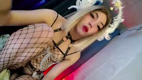 Snapshot of hotfucking_queen1111 chatting on 06.17.26 hotfucking_queen1111 online show from 06.17.26