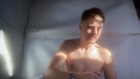 Snapshot of hotgentleman_3003 chatting on 07.28.26 William online show from 07.28.26