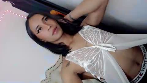 Snapshot of hotgirl_krisxx chatting on 10.04.25 hotgirl_krisxx online show from 10.04.25