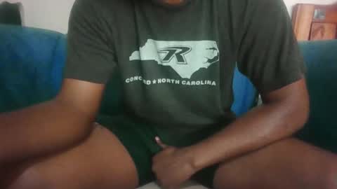 Snapshot of hotguyy001 chatting on 09.30.25 hotguyy001 online show from 09.30.25