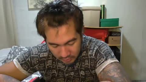 Snapshot of hothunkybear23 chatting on 12.24.24 Khel online show from 12.24.24