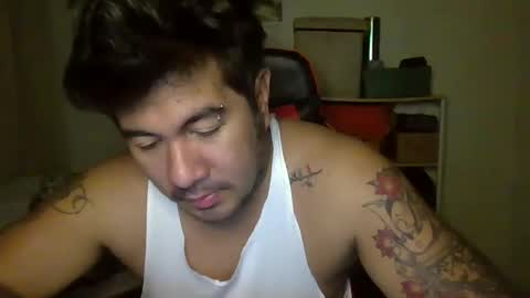 Snapshot of hothunkybear23 chatting on 12.24.24 Khel online show from 12.24.24