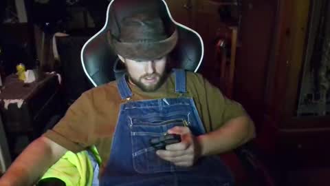 Snapshot of hothusband28931194 chatting on 10.27.25 TW28 online show from 10.27.25