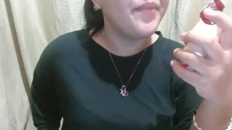 Snapshot of hotiemorenagurl18 chatting on 09.16.25 hotiemorenagurl18 online show from 09.16.25