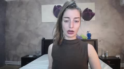 Snapshot of hotilia18 chatting on 02.11.26 Lia online show from 02.11.26