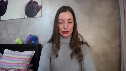 Snapshot of hotilia18 chatting on 02.25.26 Lia online show from 02.25.26