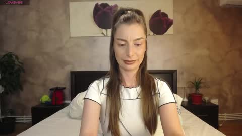 Snapshot of hotilia18 chatting on 04.20.26 Lia online show from 04.20.26