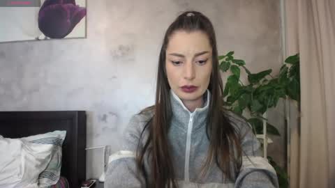 Snapshot of hotilia18 chatting on 05.02.26 Lia online show from 05.02.26