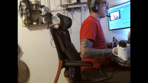 Snapshot of hotkinkytat chatting on 11.24.25 hotkinkytat online show from 11.24.25