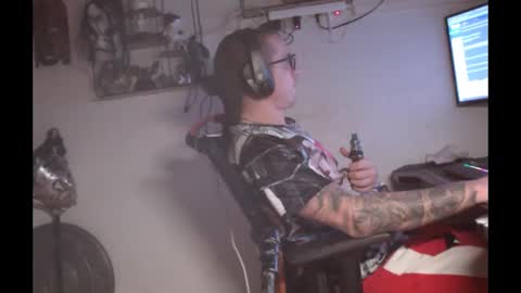 Snapshot of hotkinkytat chatting on 01.12.26 hotkinkytat online show from 01.12.26