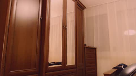 Snapshot of hotkittysquirt chatting on 02.14.25 Angela online show from 02.14.25