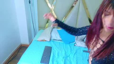 Snapshot of hotlittlechill chatting on 10.21.25 hotlittlechill online show from 10.21.25