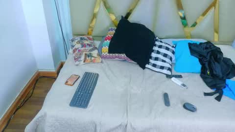 Snapshot of hotlittlechill chatting on 10.23.25 hotlittlechill online show from 10.23.25