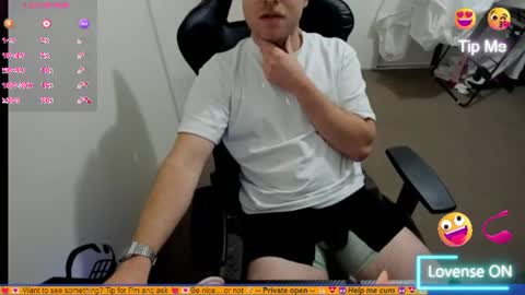 Snapshot of hotmelbguy20 chatting on 08.06.26 Cum and play X online show from 08.06.26