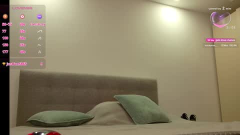 Snapshot of hotmompeach chatting on 11.28.25 Anna- next on 1129 7pm CET online show from 11.28.25