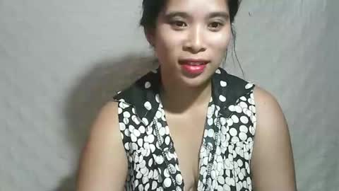 Snapshot of hotmompinay30 chatting on 10.10.25 flor online show from 10.10.25