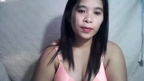 Snapshot of hotmompinay30 chatting on 04.14.26 flor online show from 04.14.26