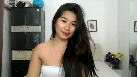 Snapshot of hotmorena_finger chatting on 06.22.26 Analiza online show from 06.22.26