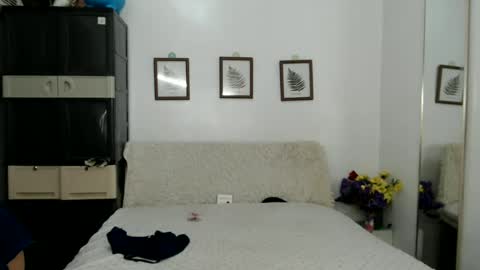 Snapshot of hotmorena_finger chatting on 06.25.26 Analiza online show from 06.25.26