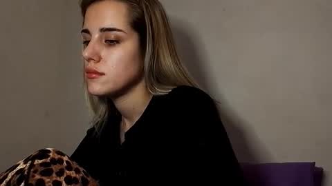 Snapshot of hotmusex chatting on 11.19.25 hotmusex online show from 11.19.25