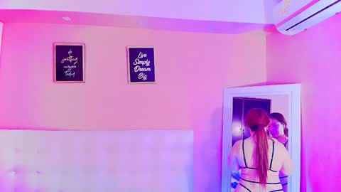 Snapshot of hotpawgmilf chatting on 01.30.25 Sussy Bloom  online show from 01.30.25