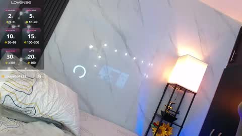 Snapshot of hotpawgmilf chatting on 09.14.25 Sussy Bloom  online show from 09.14.25
