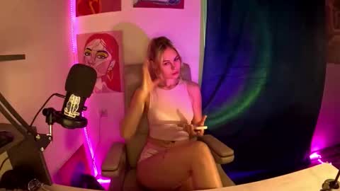 Snapshot of hotprincess2hot chatting on 12.20.25 hotprincess2hot online show from 12.20.25