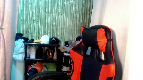 Snapshot of hotscarletcumxx chatting on 02.10.25 veronica online show from 02.10.25