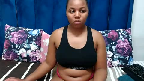 hotsmalltitsx online show from 07.06.26