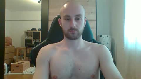 Snapshot of hotswissboy98 chatting on 05.20.26 hotswissboy98 online show from 05.20.26