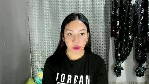 Snapshot of hott_cumforyou chatting on 05.19.26 jelaigrande online show from 05.19.26