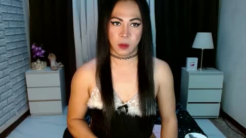 Snapshot of hott_summerr chatting on 12.29.24 Alex Summer online show from 12.29.24